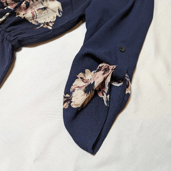 Urbanology Navy Blue and  Floral Lightweight 3/4 Sleeve Dress Woman's Small - Picture 6 of 8